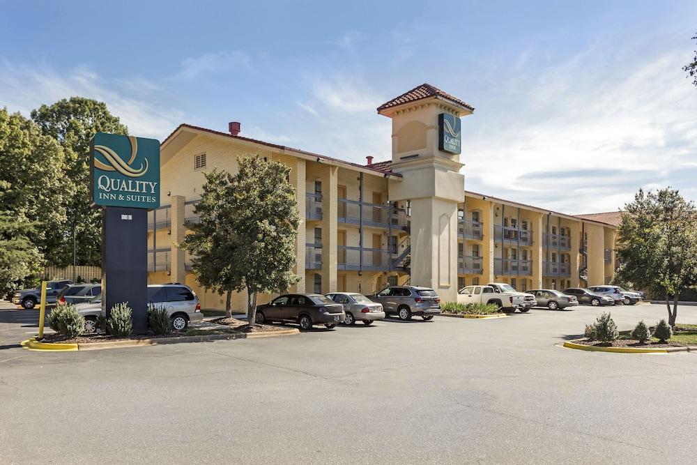 Quality Inn & Suites Airport Charlotte Exterior photo