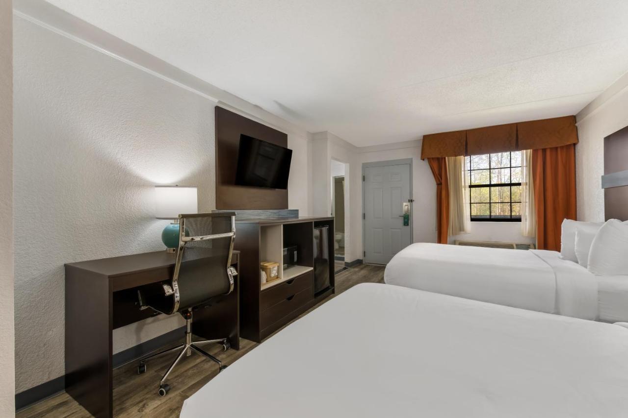Quality Inn & Suites Airport Charlotte Exterior photo