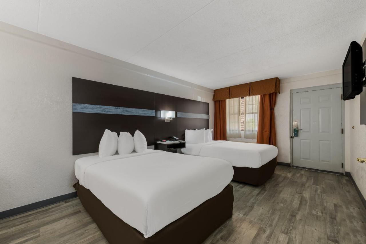 Quality Inn & Suites Airport Charlotte Exterior photo