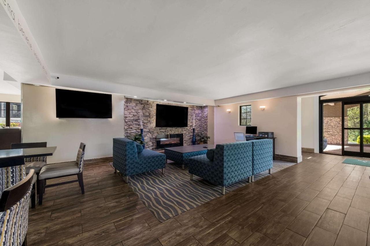 Quality Inn & Suites Airport Charlotte Exterior photo