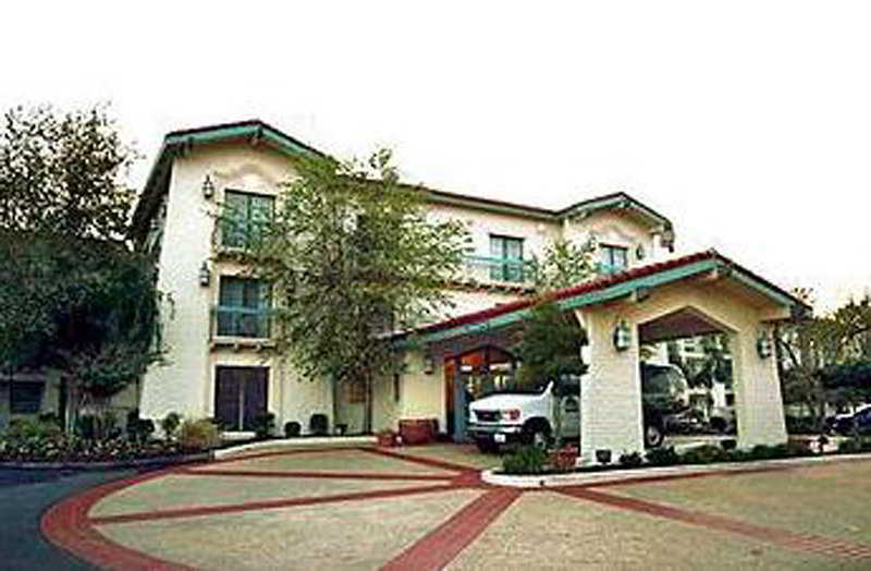 Quality Inn & Suites Airport Charlotte Exterior photo